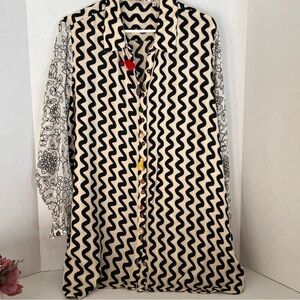 Soft Surroundings Black and White Zigzag Artsy Tunic with decorative buttons